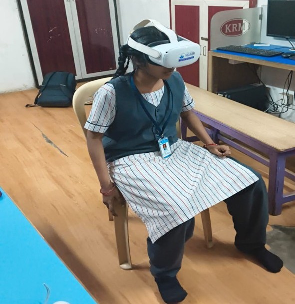Virtual Reality (VR)